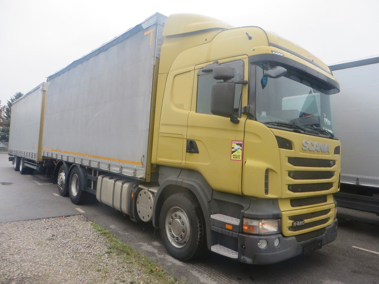 Scania R420 6x2 tandem 115m3 - Schuifzeilen vrachtwagen: afbeelding 2 Scania R420 6x2 tandem 115m3 - Schuifzeilen vrachtwagen: afbeelding 2