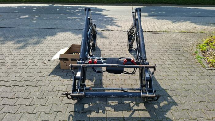 Stoll ClassicLine CL755 + Solid 35-18 P "2 Lader / 2 Loader" - Voorlader voor tractor: afbeelding 1 Stoll ClassicLine CL755 + Solid 35-18 P "2 Lader / 2 Loader" - Voorlader voor tractor: afbeelding 1