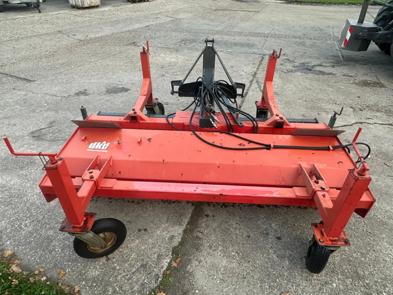 Tractor Hekamp Veegmachine met opvangbak Hydraulisch borstel: afbeelding 8 Tractor Hekamp Veegmachine met opvangbak Hydraulisch borstel: afbeelding 8