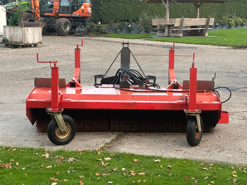 Tractor Hekamp Veegmachine met opvangbak Hydraulisch borstel: afbeelding 11 Tractor Hekamp Veegmachine met opvangbak Hydraulisch borstel: afbeelding 11