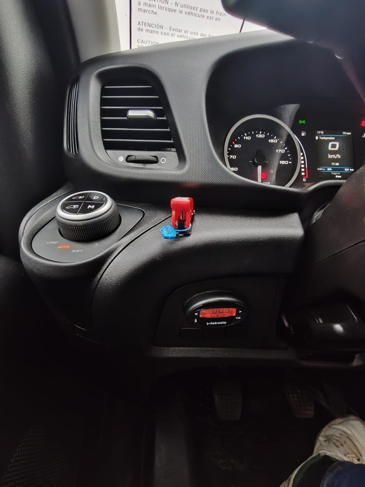 Leasing  5 MINIBUS IVECO DAILY NEUF ET NON IMMATRICULE 5 MINIBUS IVECO DAILY NEUF ET NON IMMATRICULE: afbeelding 14