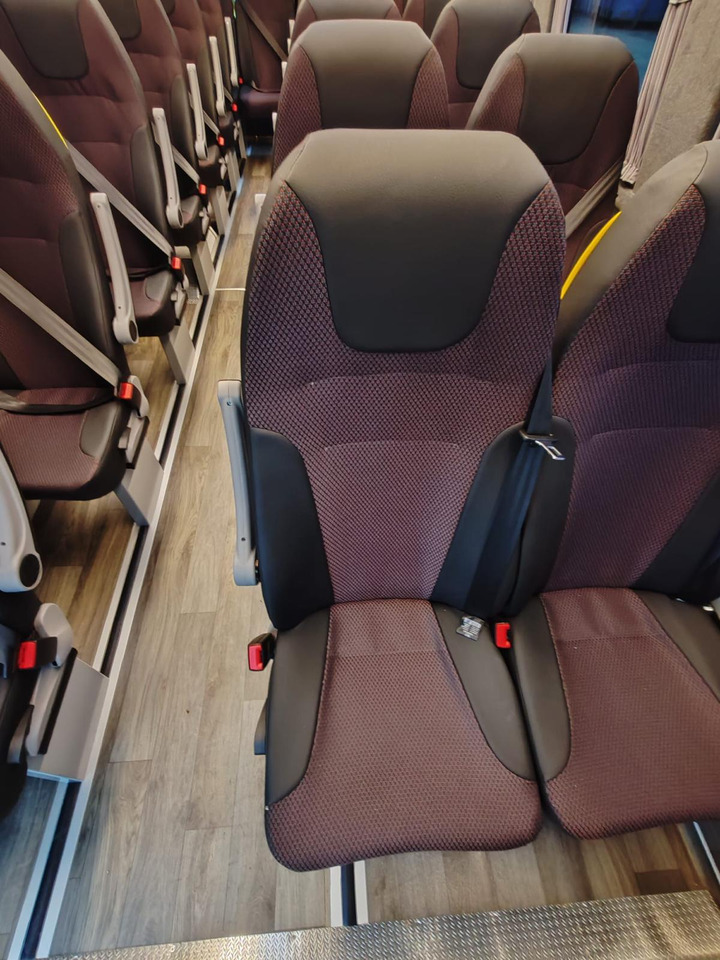 Leasing  5 MINIBUS IVECO DAILY NEUF ET NON IMMATRICULE 5 MINIBUS IVECO DAILY NEUF ET NON IMMATRICULE: afbeelding 9