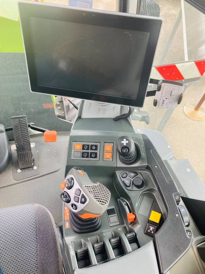 Tractor Claas XERION 5000 TRAC TS: afbeelding 8