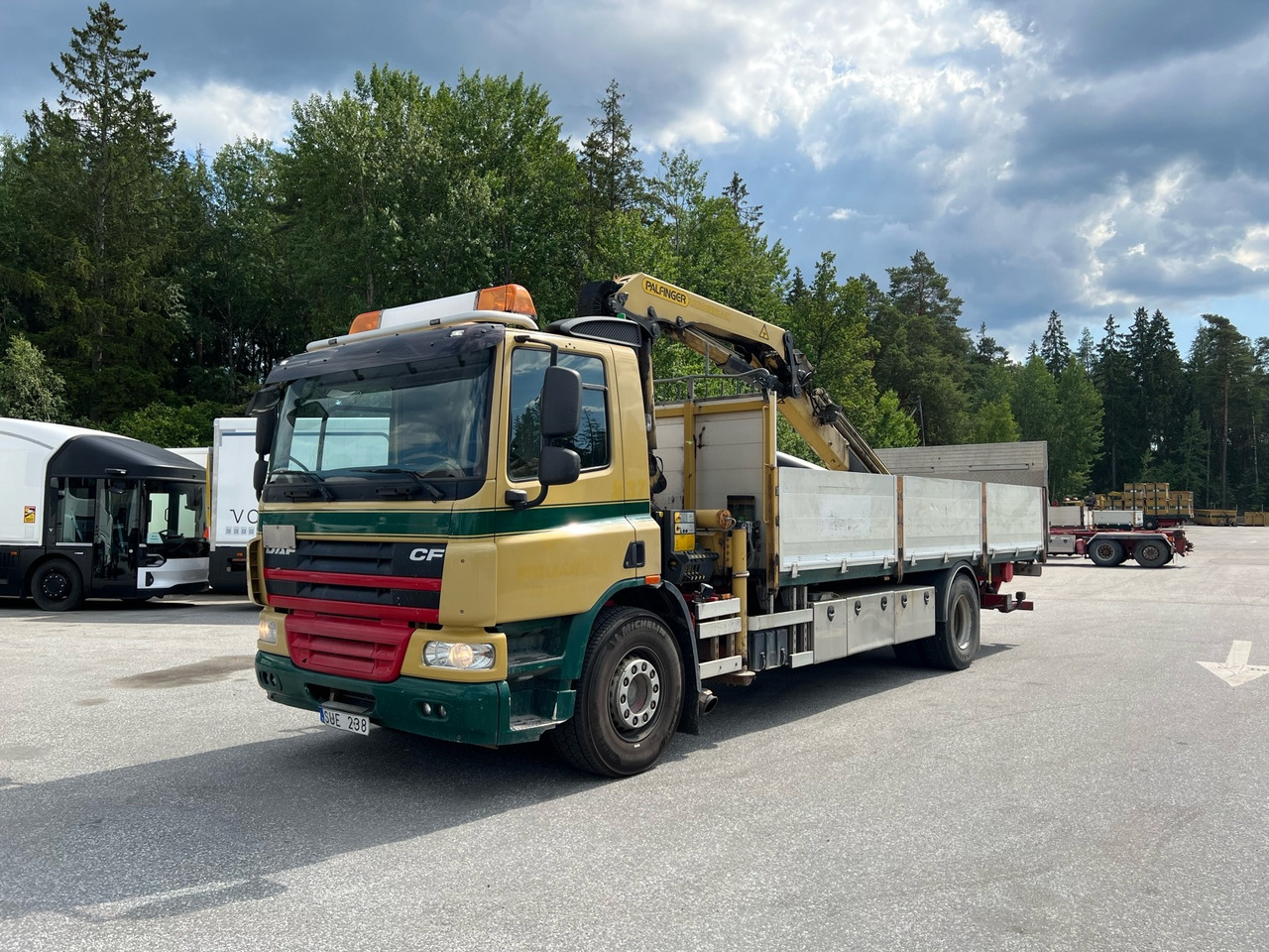Kranbil DAF CF FA 75310U -2013 | Bakgavellyft | Palfinger | Nybesiktigad - Vrachtwagen met open laadbak, Kraanwagen: afbeelding 1 Kranbil DAF CF FA 75310U -2013 | Bakgavellyft | Palfinger | Nybesiktigad - Vrachtwagen met open laadbak, Kraanwagen: afbeelding 1