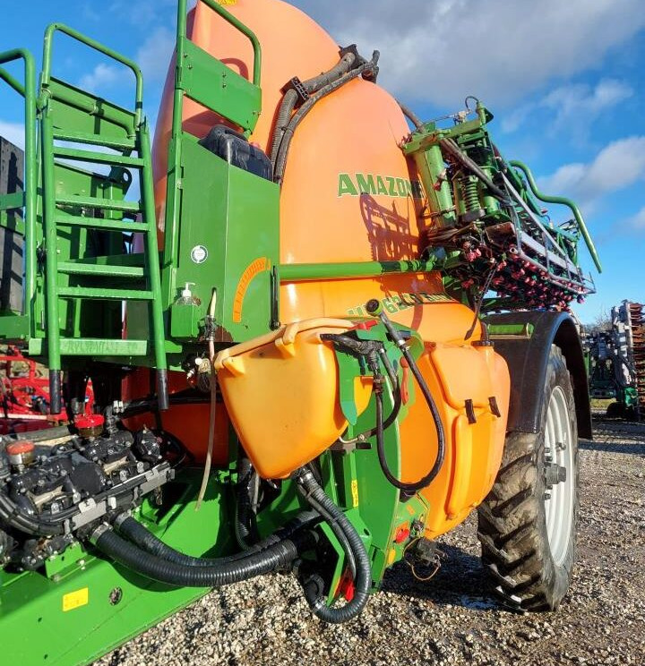 Amazone UX 6200 Super 30-24m - Getrokken veldspuit: afbeelding 5 Amazone UX 6200 Super 30-24m - Getrokken veldspuit: afbeelding 5