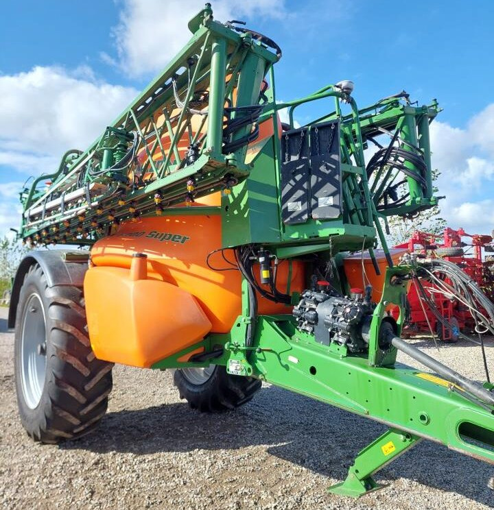 Amazone UX 6200 Super 36-24m med GPS - Getrokken veldspuit: afbeelding 4 Amazone UX 6200 Super 36-24m med GPS - Getrokken veldspuit: afbeelding 4