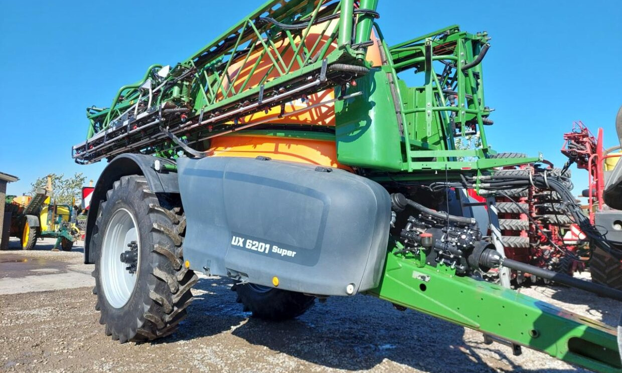 Amazone UX 6201 Super - 24-30-36m - Getrokken veldspuit: afbeelding 3 Amazone UX 6201 Super - 24-30-36m - Getrokken veldspuit: afbeelding 3