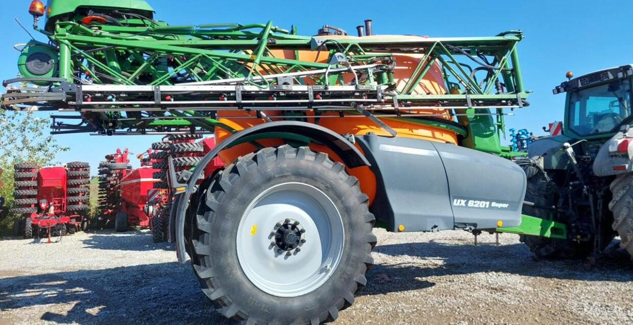 Amazone UX 6201 Super - 24-30-36m - Getrokken veldspuit: afbeelding 2 Amazone UX 6201 Super - 24-30-36m - Getrokken veldspuit: afbeelding 2