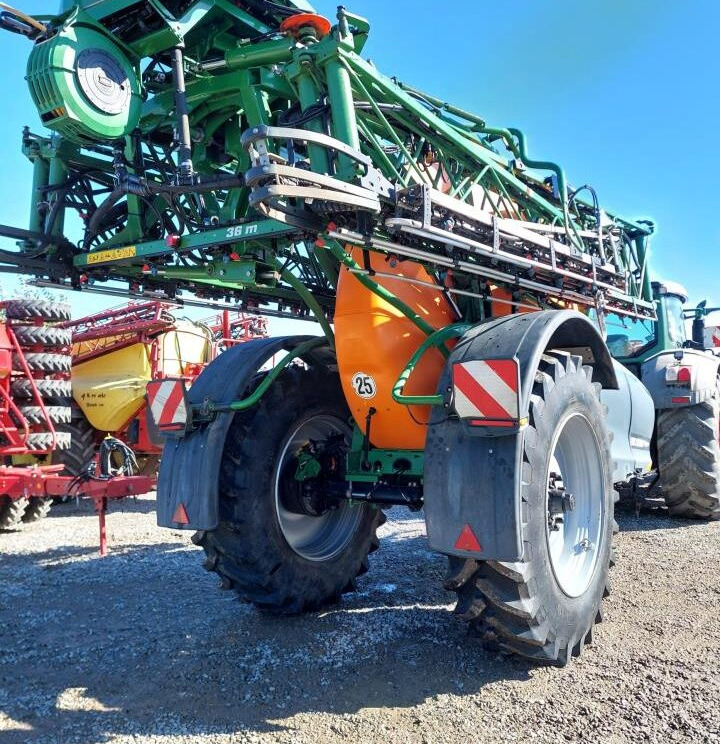 Amazone UX 6201 Super - 24-30-36m - Getrokken veldspuit: afbeelding 5 Amazone UX 6201 Super - 24-30-36m - Getrokken veldspuit: afbeelding 5