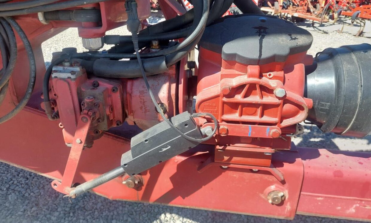 Hardi Commander Plus 4200 - 28m Twin - Getrokken veldspuit: afbeelding 5 Hardi Commander Plus 4200 - 28m Twin - Getrokken veldspuit: afbeelding 5