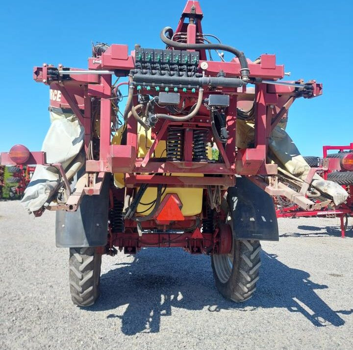 Hardi Commander Plus 4200 - 28m Twin - Getrokken veldspuit: afbeelding 4 Hardi Commander Plus 4200 - 28m Twin - Getrokken veldspuit: afbeelding 4