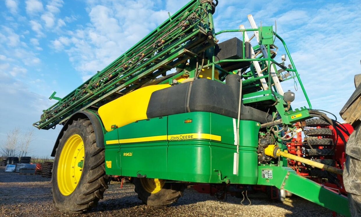 John Deere R962i - 36-24m - Getrokken veldspuit: afbeelding 2 John Deere R962i - 36-24m - Getrokken veldspuit: afbeelding 2