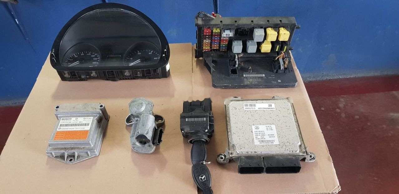Delphi CRD2 .35 OM 651-SOLENOID Mercedes-Benz SPRIDER - ECU voor Vrachtwagen: afbeelding 1 Delphi CRD2 .35 OM 651-SOLENOID Mercedes-Benz SPRIDER - ECU voor Vrachtwagen: afbeelding 1