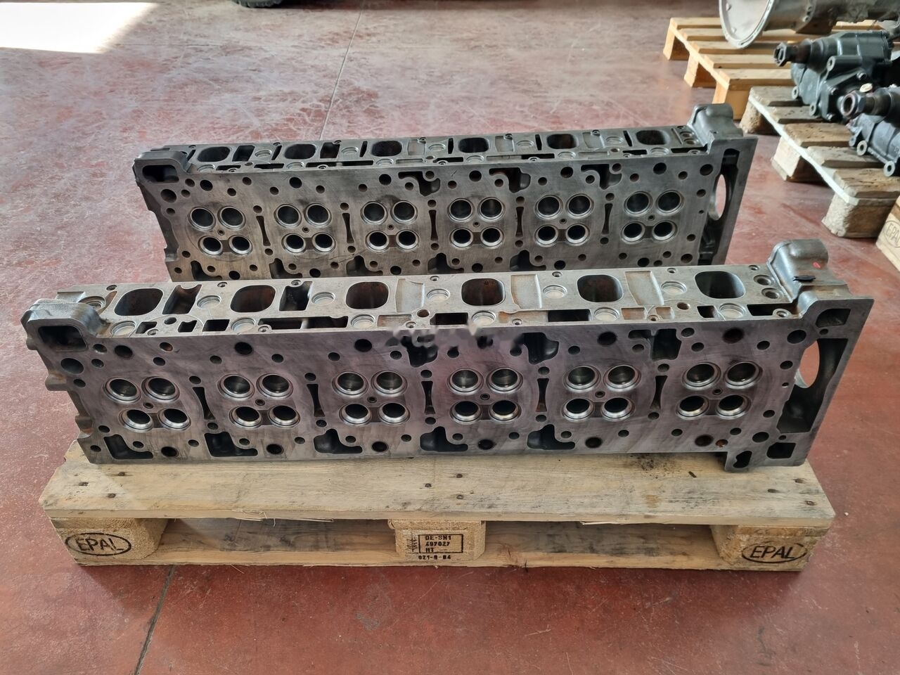 Mercedes-Benz ACTROS EURO 6 Mercedes-Benz ACTROS MP4 EURO 6 - Cilinderkop voor Vrachtwagen: afbeelding 2 Mercedes-Benz ACTROS EURO 6 Mercedes-Benz ACTROS MP4 EURO 6 - Cilinderkop voor Vrachtwagen: afbeelding 2