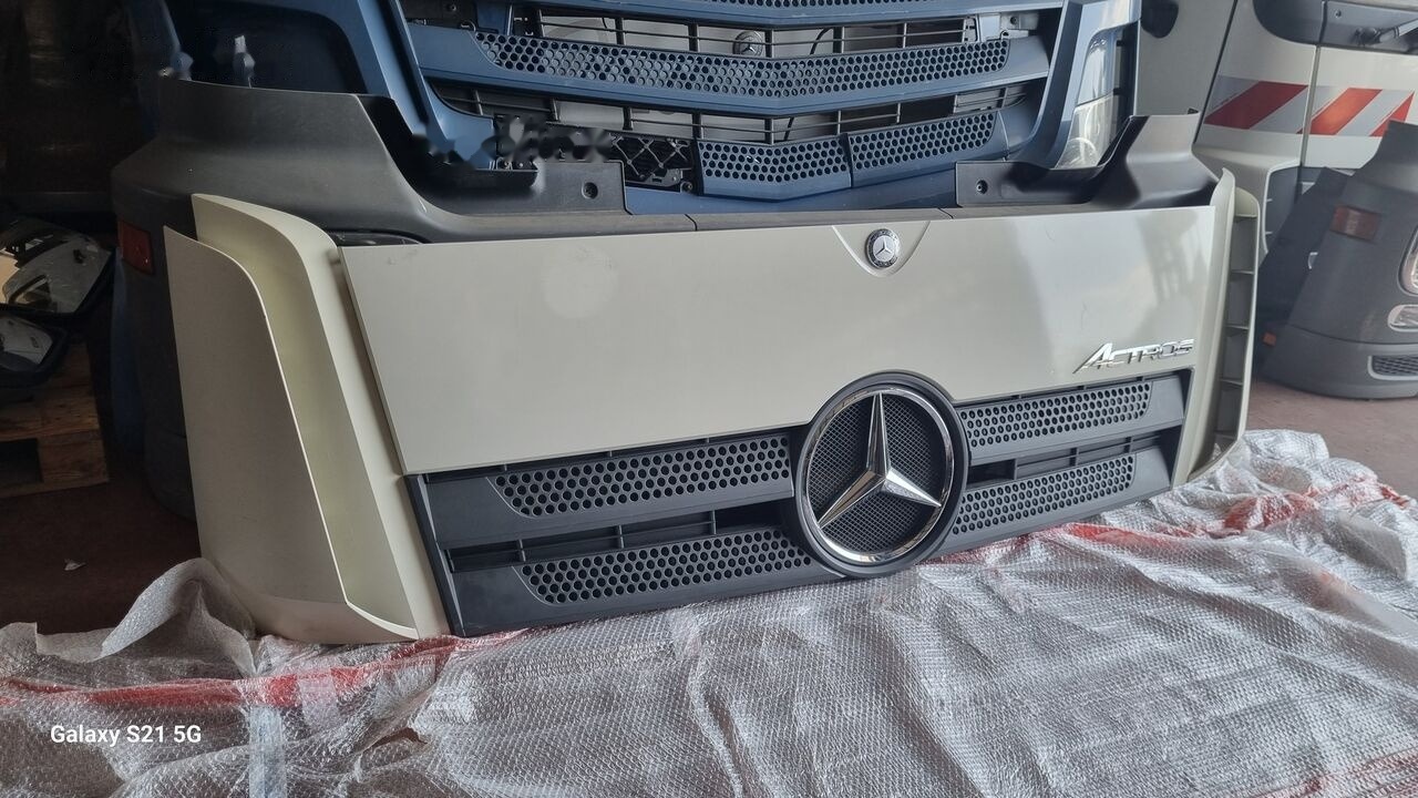 Mercedes-Benz MERCEDES ACTROS MP4 EURO 6 Mercedes-Benz ACTROS MP4 - Motorkap voor Vrachtwagen: afbeelding 3 Mercedes-Benz MERCEDES ACTROS MP4 EURO 6 Mercedes-Benz ACTROS MP4 - Motorkap voor Vrachtwagen: afbeelding 3