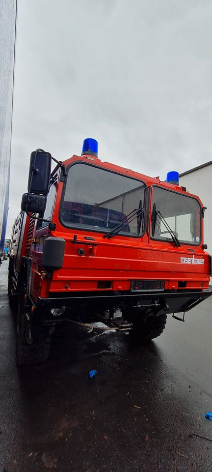 MAN 15.232 DF 6x6 KAT1 Feuerwehr TLF 4500/500 - Tankwagen: afbeelding 4 MAN 15.232 DF 6x6 KAT1 Feuerwehr TLF 4500/500 - Tankwagen: afbeelding 4