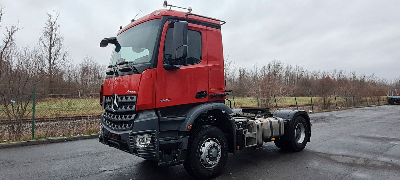 Mercedes-Benz Arocs 1840 HAD 4x4 nur 166.000 km ! - Trekker: afbeelding 1 Mercedes-Benz Arocs 1840 HAD 4x4 nur 166.000 km ! - Trekker: afbeelding 1