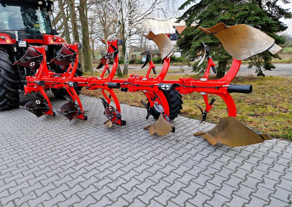 Gregoire Besson Gregoire Besson Rover 70 - Ploeg: afbeelding 3 Gregoire Besson Gregoire Besson Rover 70 - Ploeg: afbeelding 3