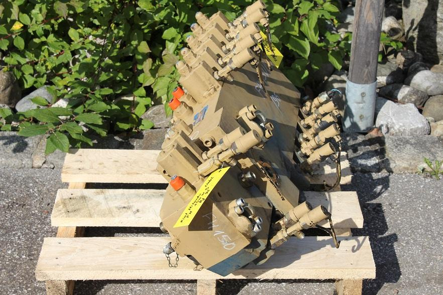 Fiat-Hitachi FH 150 - Hydraulisch ventiel voor Bouwmachine: afbeelding 2 Fiat-Hitachi FH 150 - Hydraulisch ventiel voor Bouwmachine: afbeelding 2