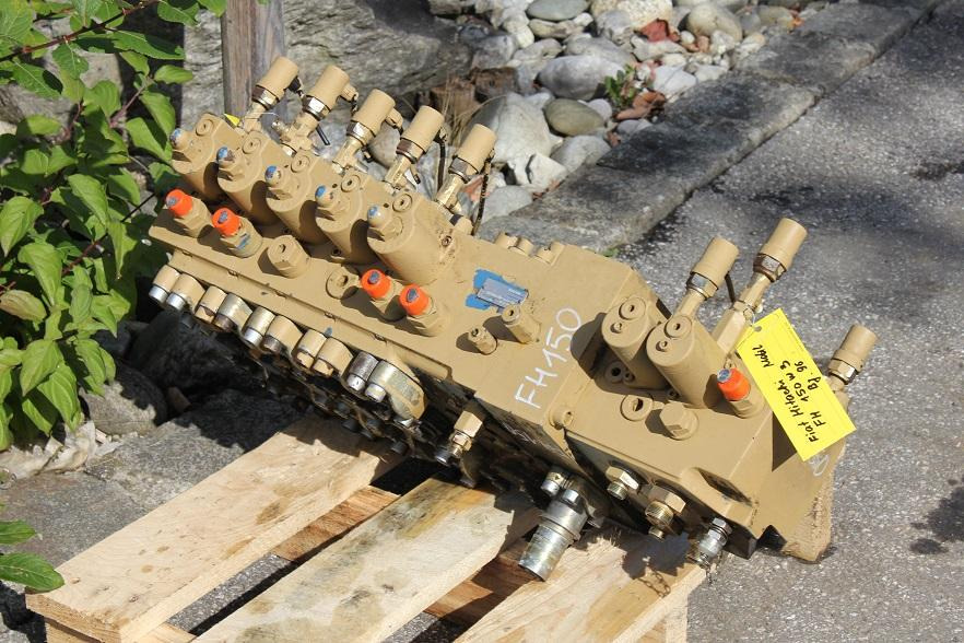 Fiat-Hitachi FH 150 - Hydraulisch ventiel voor Bouwmachine: afbeelding 3 Fiat-Hitachi FH 150 - Hydraulisch ventiel voor Bouwmachine: afbeelding 3
