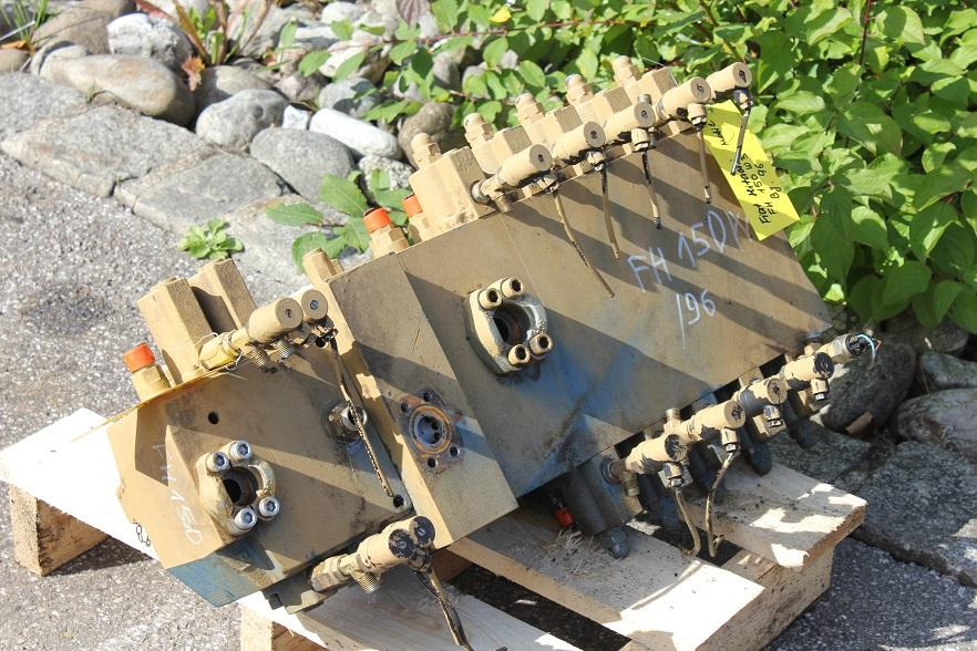 Fiat-Hitachi FH 150 - Hydraulisch ventiel voor Bouwmachine: afbeelding 1 Fiat-Hitachi FH 150 - Hydraulisch ventiel voor Bouwmachine: afbeelding 1