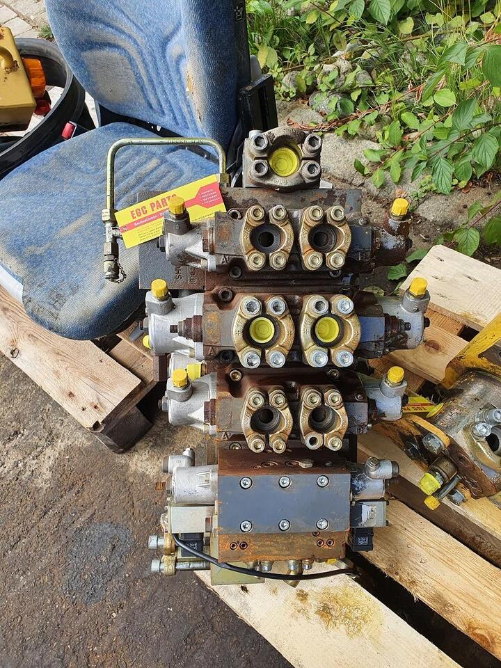 Furukawa 738 LS - Hydraulisch ventiel voor Bouwmachine: afbeelding 2 Furukawa 738 LS - Hydraulisch ventiel voor Bouwmachine: afbeelding 2