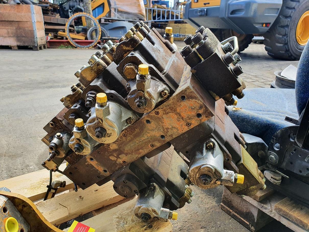Furukawa 738 LS - Hydraulisch ventiel voor Bouwmachine: afbeelding 5 Furukawa 738 LS - Hydraulisch ventiel voor Bouwmachine: afbeelding 5