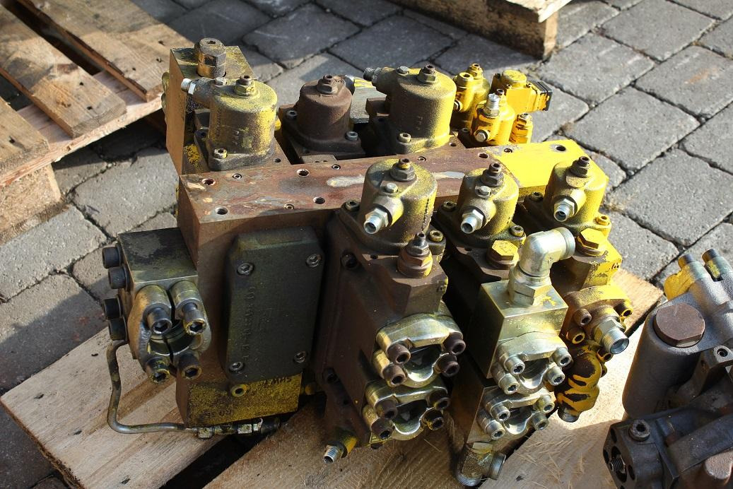 Furukawa W 735 - Hydraulisch ventiel voor Bouwmachine: afbeelding 3 Furukawa W 735 - Hydraulisch ventiel voor Bouwmachine: afbeelding 3