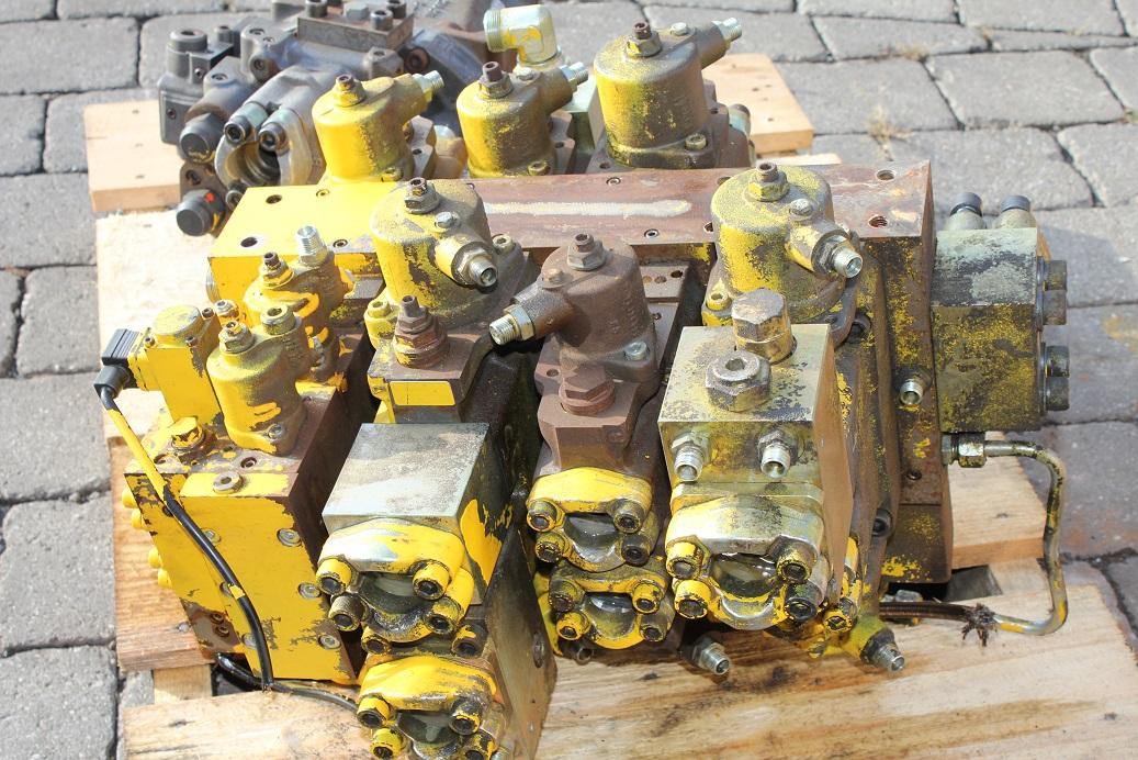 Furukawa W 735 - Hydraulisch ventiel voor Bouwmachine: afbeelding 1 Furukawa W 735 - Hydraulisch ventiel voor Bouwmachine: afbeelding 1