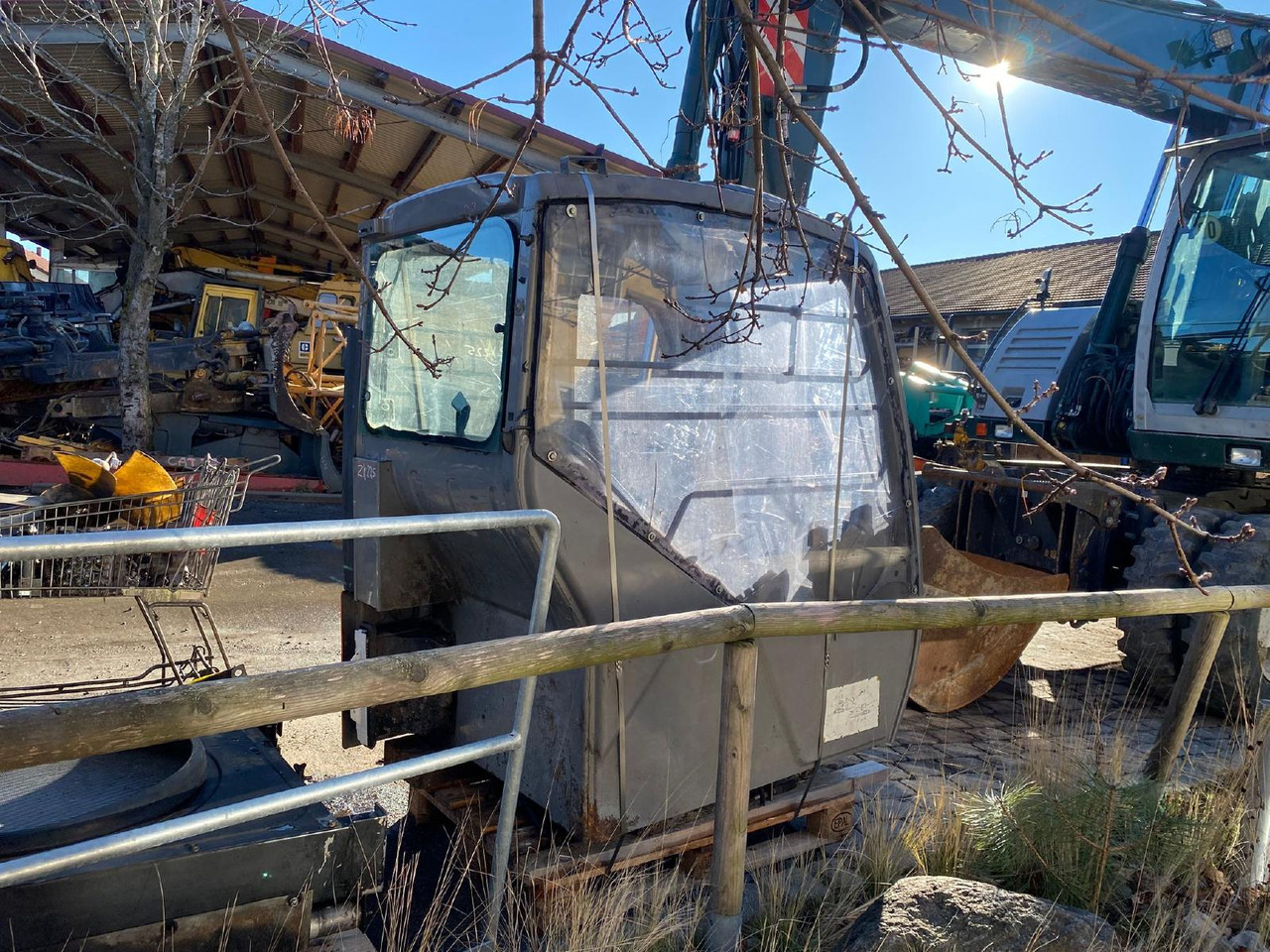 Hitachi ZX 225 - Cabine voor Bouwmachine: afbeelding 2 Hitachi ZX 225 - Cabine voor Bouwmachine: afbeelding 2