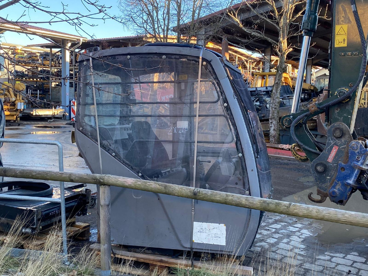 Hitachi ZX 225 - Cabine voor Bouwmachine: afbeelding 5 Hitachi ZX 225 - Cabine voor Bouwmachine: afbeelding 5