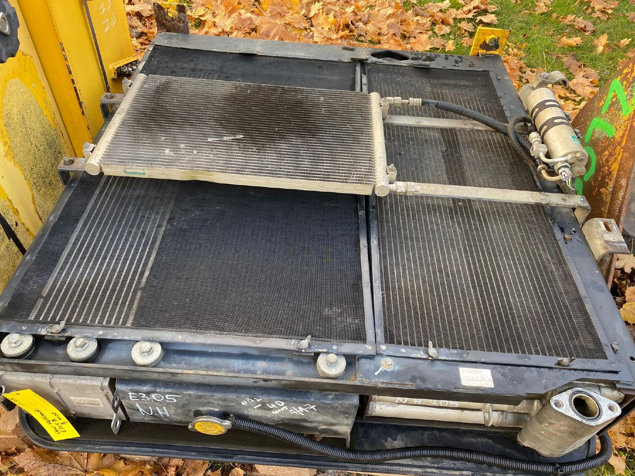 Holland E 305 - Koelsysteem voor Bouwmachine: afbeelding 2 Holland E 305 - Koelsysteem voor Bouwmachine: afbeelding 2