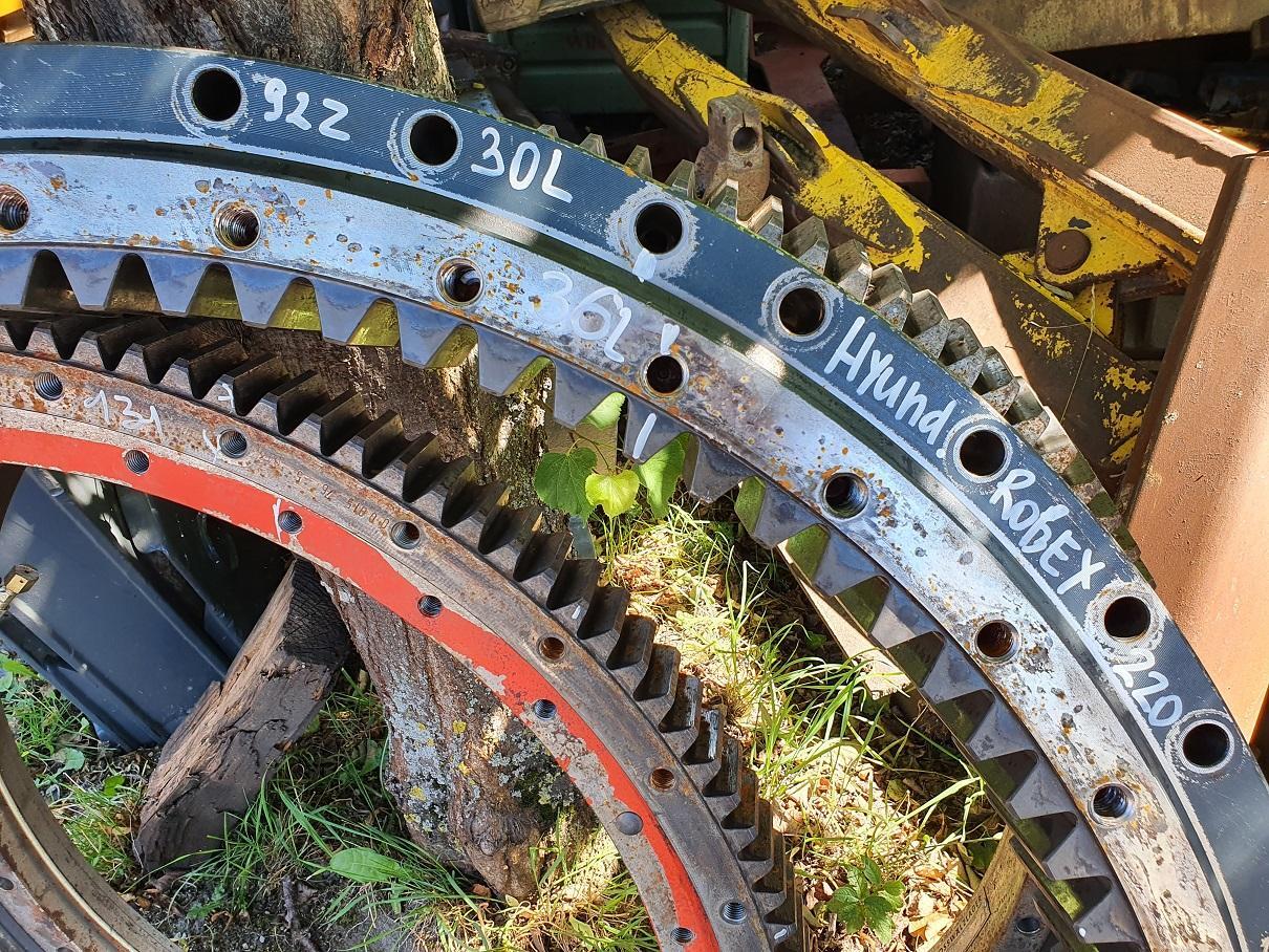 Hyundai Robex 220 LC 9A - Draaikrans voor Bouwmachine: afbeelding 3 Hyundai Robex 220 LC 9A - Draaikrans voor Bouwmachine: afbeelding 3