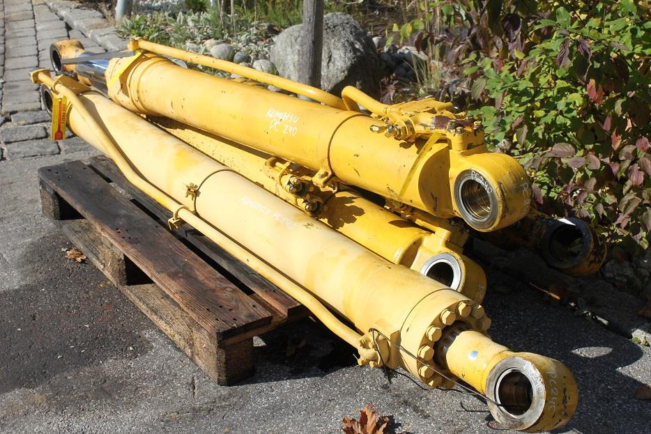 Komatsu PC 240 - Hydraulische cilinder voor Bouwmachine: afbeelding 4 Komatsu PC 240 - Hydraulische cilinder voor Bouwmachine: afbeelding 4