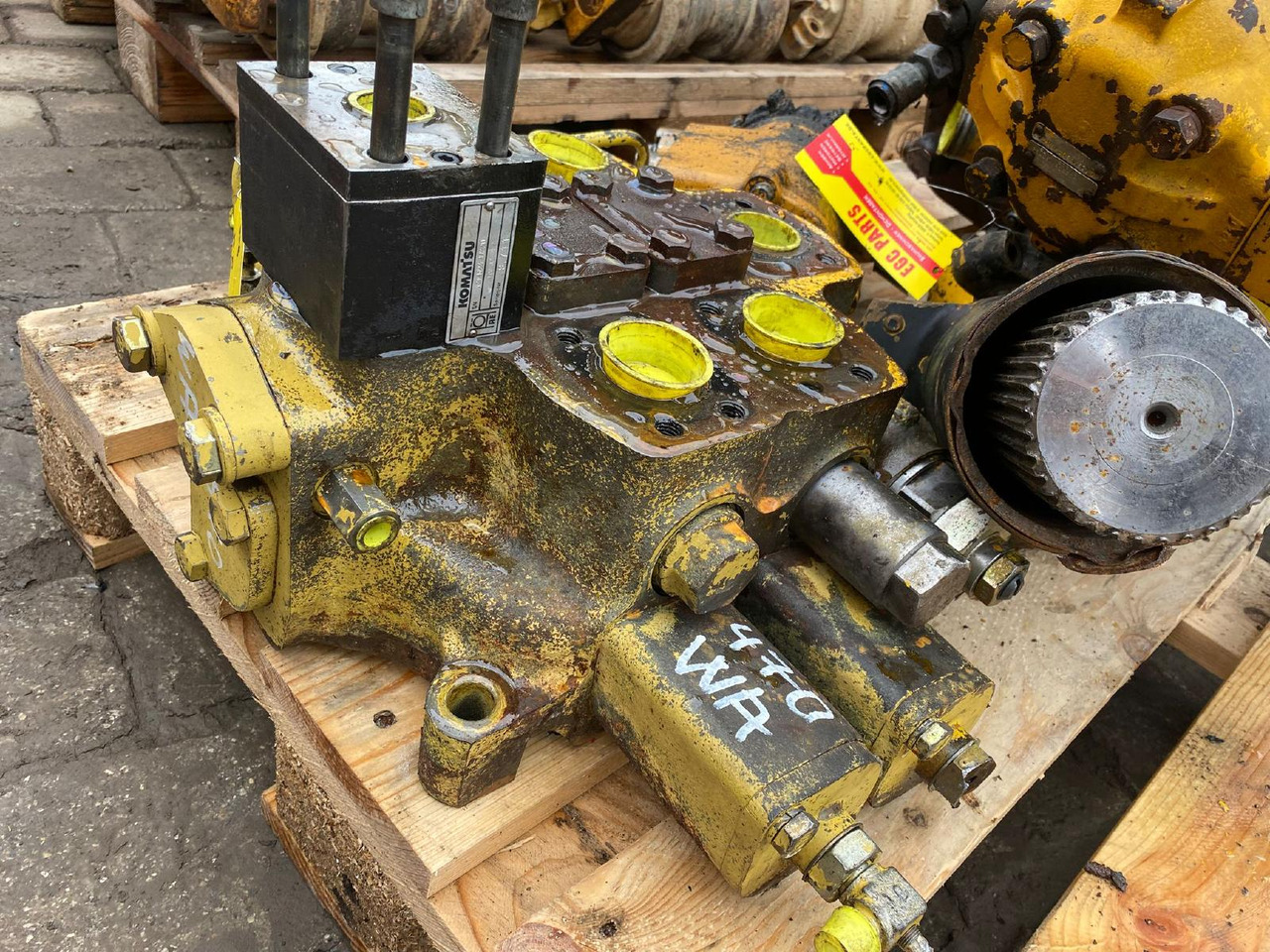 Komatsu WA 470-3 - Hydraulisch ventiel voor Bouwmachine: afbeelding 1 Komatsu WA 470-3 - Hydraulisch ventiel voor Bouwmachine: afbeelding 1
