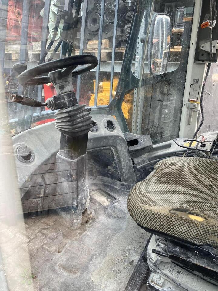 Liebherr L 566 - Cabine voor Bouwmachine: afbeelding 3 Liebherr L 566 - Cabine voor Bouwmachine: afbeelding 3