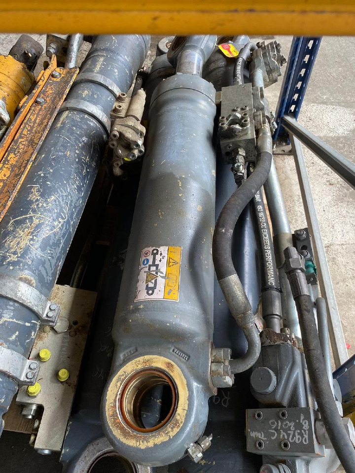 Liebherr R 924 C - Hydraulische cilinder voor Bouwmachine: afbeelding 1 Liebherr R 924 C - Hydraulische cilinder voor Bouwmachine: afbeelding 1