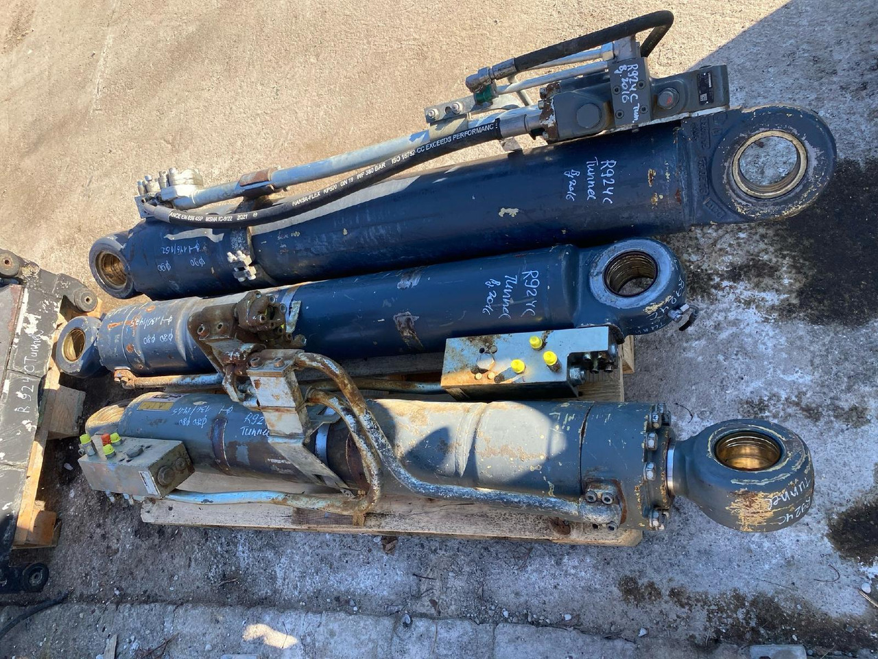 Liebherr R 924 C - Hydraulische cilinder voor Bouwmachine: afbeelding 4 Liebherr R 924 C - Hydraulische cilinder voor Bouwmachine: afbeelding 4