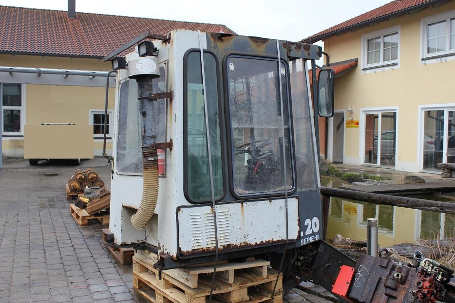 O&K L20 - Cabine voor Bouwmachine: afbeelding 3 O&K L20 - Cabine voor Bouwmachine: afbeelding 3