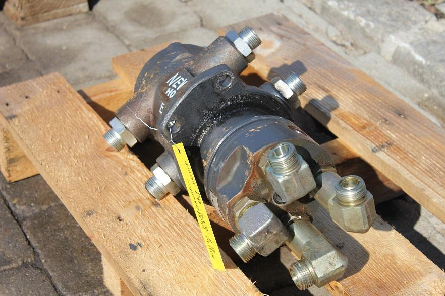 Holland E 215 - Onderdelen voor Graafmachine: afbeelding 4 Holland E 215 - Onderdelen voor Graafmachine: afbeelding 4