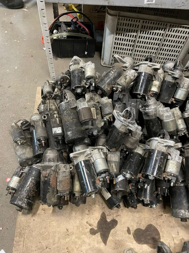 Bosch Iveco Daily 12V 0001109306 light - Starter voor Bedrijfswagen: afbeelding 4 Bosch Iveco Daily 12V 0001109306 light - Starter voor Bedrijfswagen: afbeelding 4