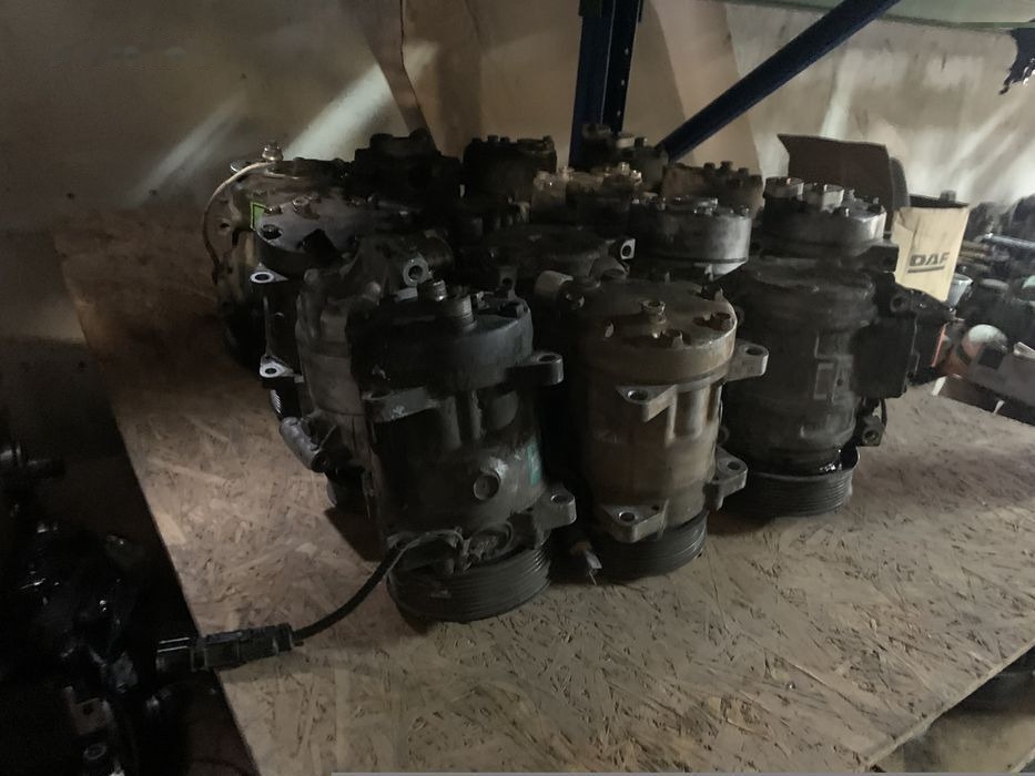 DAF Sanden SD7H15 / 8231 kompresor klimatyzacji SD7H15 / 8231 DAF XF 95, XF 105 różne kompresory do naprawy truck - Airco compressor voor Vrachtwagen: afbeelding 2 DAF Sanden SD7H15 / 8231 kompresor klimatyzacji SD7H15 / 8231 DAF XF 95, XF 105 różne kompresory do naprawy truck - Airco compressor voor Vrachtwagen: afbeelding 2