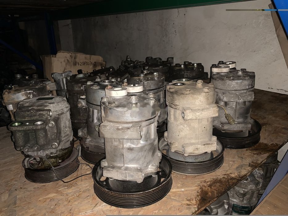DAF Sanden SD7H15 / 8231 kompresor klimatyzacji SD7H15 / 8231 DAF XF 95, XF 105 różne kompresory do naprawy truck - Airco compressor voor Vrachtwagen: afbeelding 1 DAF Sanden SD7H15 / 8231 kompresor klimatyzacji SD7H15 / 8231 DAF XF 95, XF 105 różne kompresory do naprawy truck - Airco compressor voor Vrachtwagen: afbeelding 1