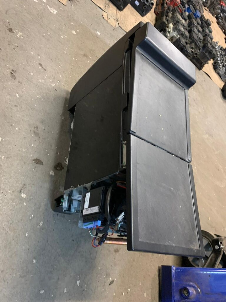 IVECO indel B 5802797207 SP940 24L stan nieznany 5802797207 IVECO - Cabine en interieur voor Vrachtwagen: afbeelding 4 IVECO indel B 5802797207 SP940 24L stan nieznany 5802797207 IVECO - Cabine en interieur voor Vrachtwagen: afbeelding 4