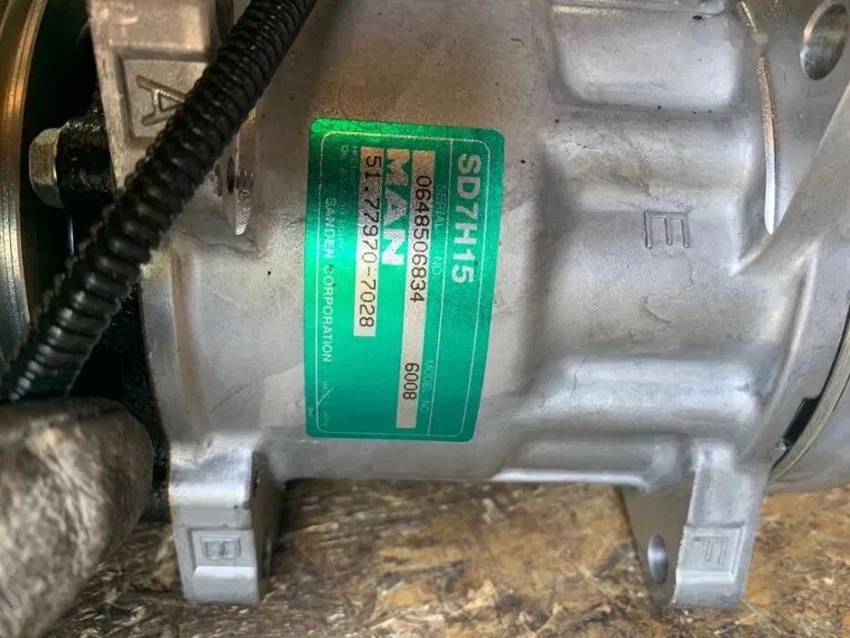 Kompresor Klimatyzacji MAN Sanden 6008 24V NOWY Oryginał Części 51.779707028 MAN - Airco compressor voor Vrachtwagen: afbeelding 2 Kompresor Klimatyzacji MAN Sanden 6008 24V NOWY Oryginał Części 51.779707028 MAN - Airco compressor voor Vrachtwagen: afbeelding 2