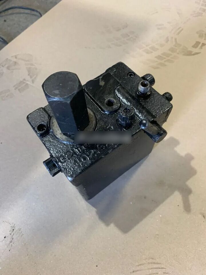 POMPA WYWROTU KABINY MAN TGX18.440 102622 truck - Hydraulische pomp voor Vrachtwagen: afbeelding 3 POMPA WYWROTU KABINY MAN TGX18.440 102622 truck - Hydraulische pomp voor Vrachtwagen: afbeelding 3