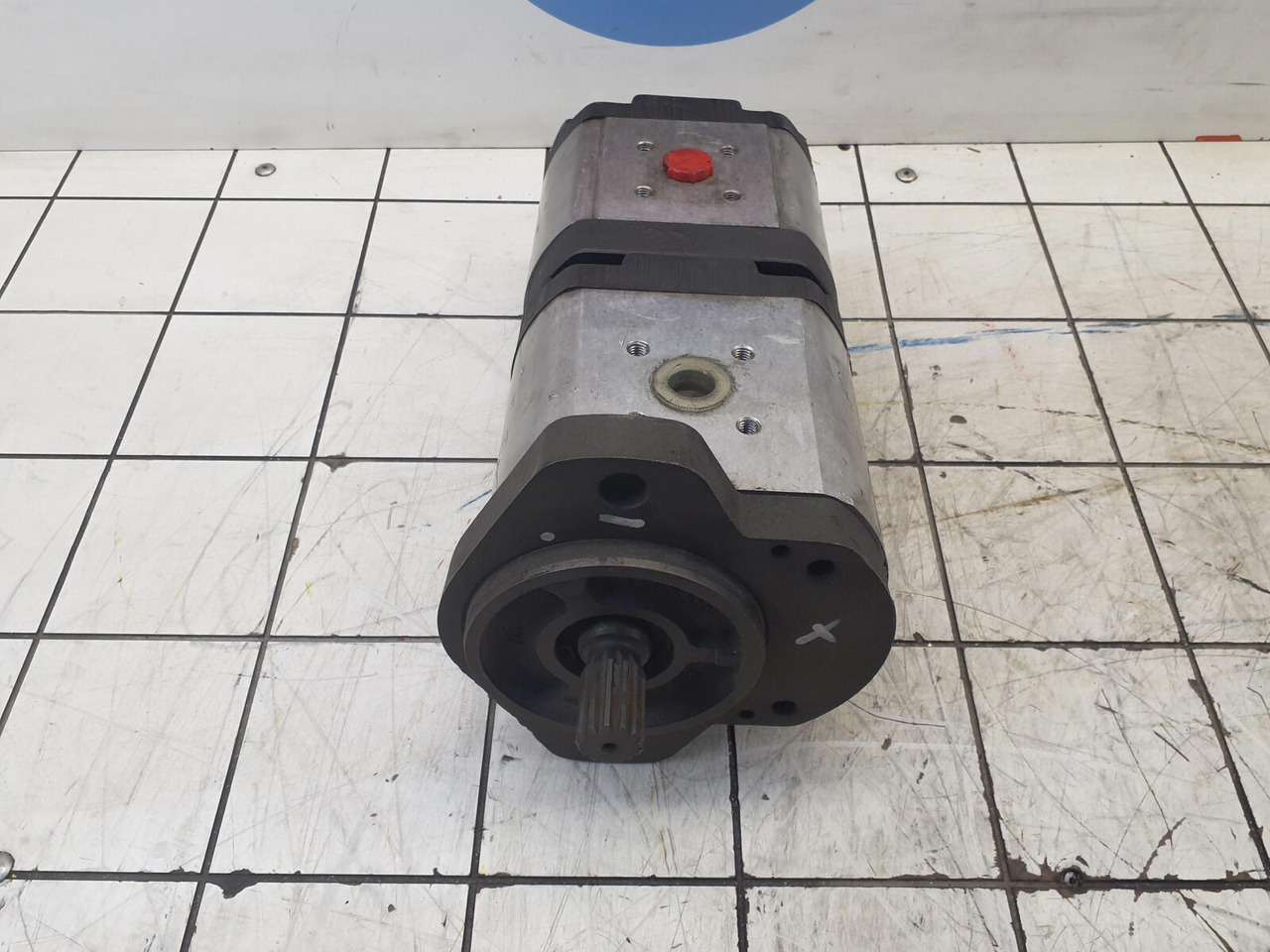 Bosch AC 205 dual gear pump - Hydraulische pomp voor Mobiele kraan: afbeelding 2 Bosch AC 205 dual gear pump - Hydraulische pomp voor Mobiele kraan: afbeelding 2
