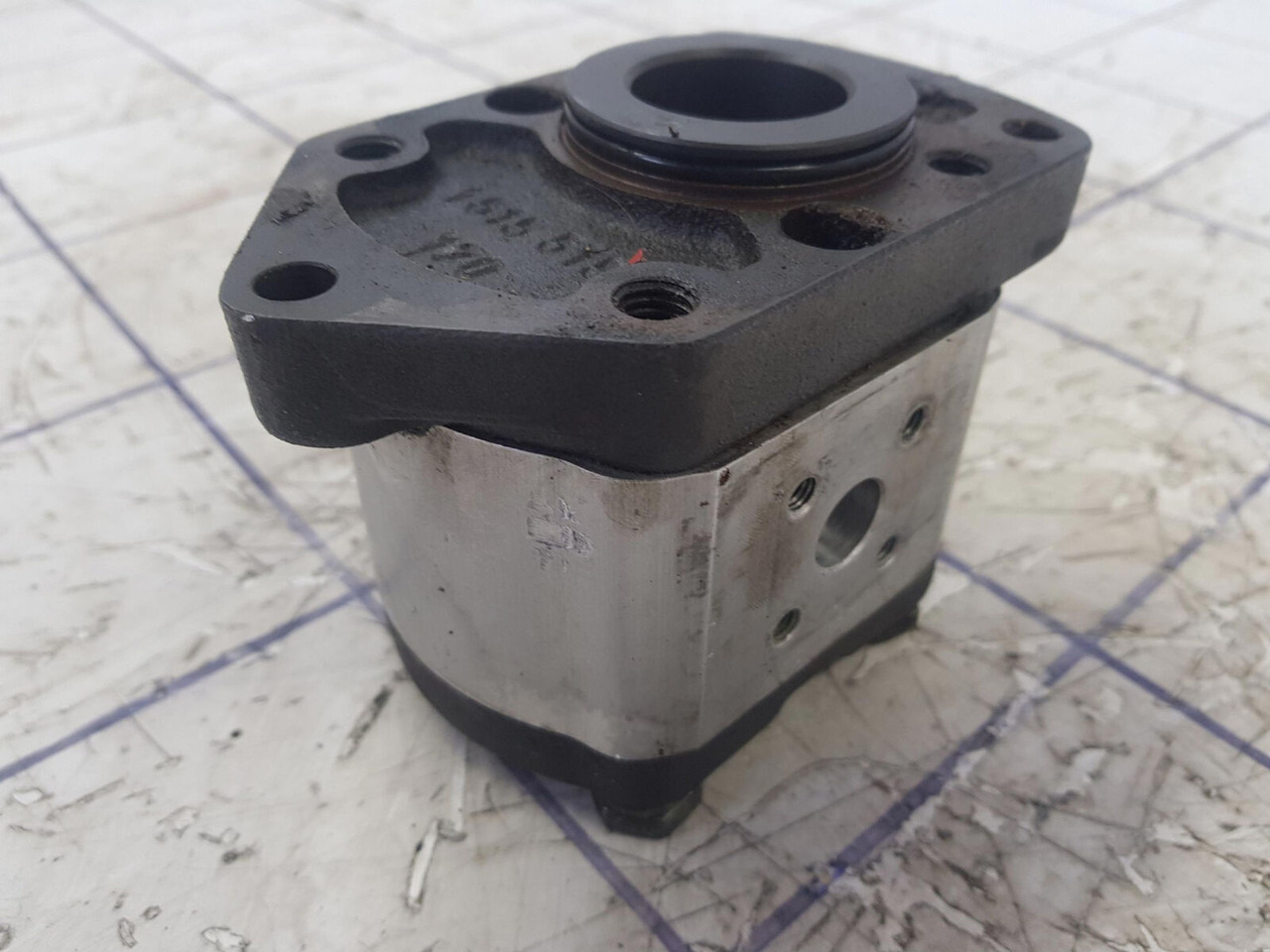 Bosch Bosch gear pump - Hydraulische pomp voor Mobiele kraan: afbeelding 2 Bosch Bosch gear pump - Hydraulische pomp voor Mobiele kraan: afbeelding 2