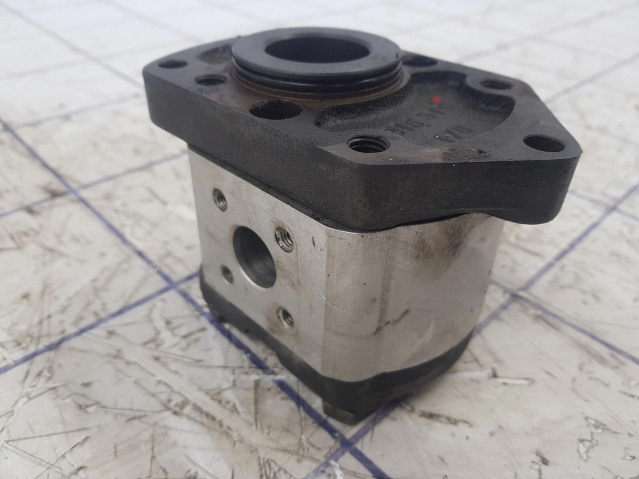 Bosch Bosch gear pump - Hydraulische pomp voor Mobiele kraan: afbeelding 3 Bosch Bosch gear pump - Hydraulische pomp voor Mobiele kraan: afbeelding 3