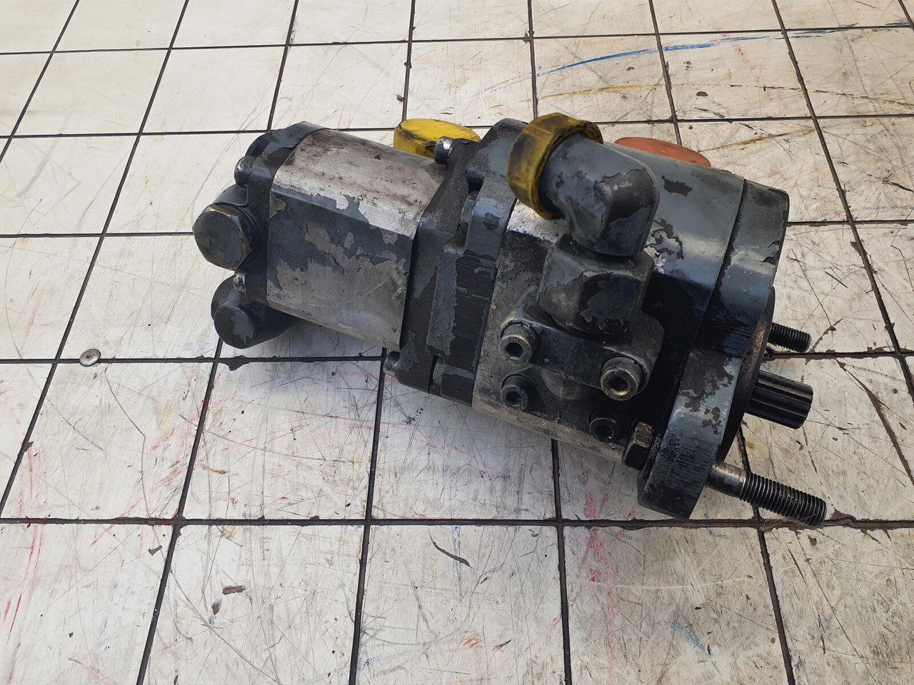 Bosch LTM 1060 dual gear pump - Hydraulische pomp voor Mobiele kraan: afbeelding 4 Bosch LTM 1060 dual gear pump - Hydraulische pomp voor Mobiele kraan: afbeelding 4